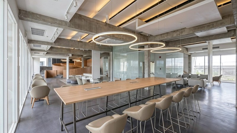 F4 Loose Furniture